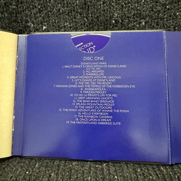 Walt Disney Records - The Legacy Collection - Disneyland - Picture 3 of 5